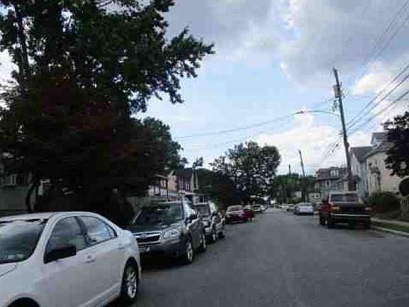 Exterior Neighborhood (street photo)