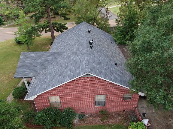 3rd image of 2694 Beechwood Ave