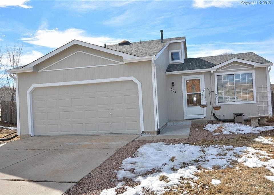 FRONT VIEW OF THE HOME