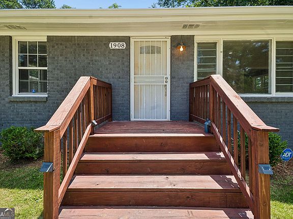 4th image of 1908 Penelope Rd NW