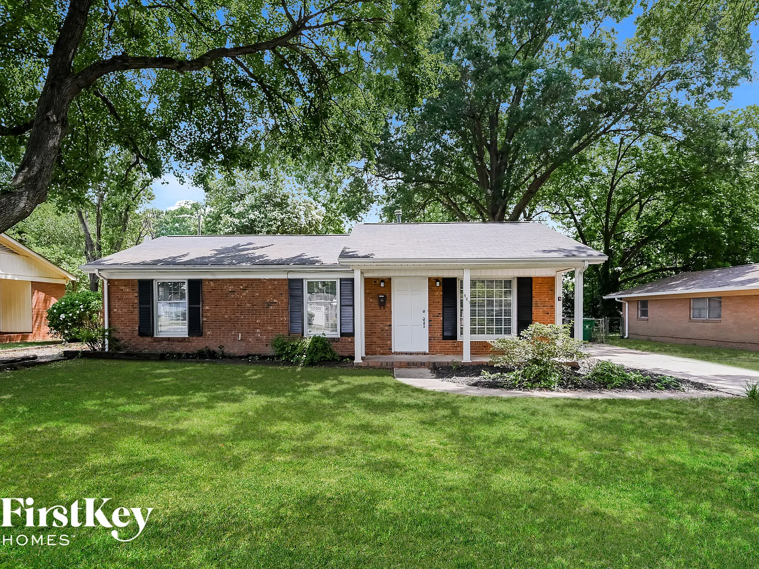 3 bed, 1.5 bath, 1445 sqft, $2,285 — Photo 1