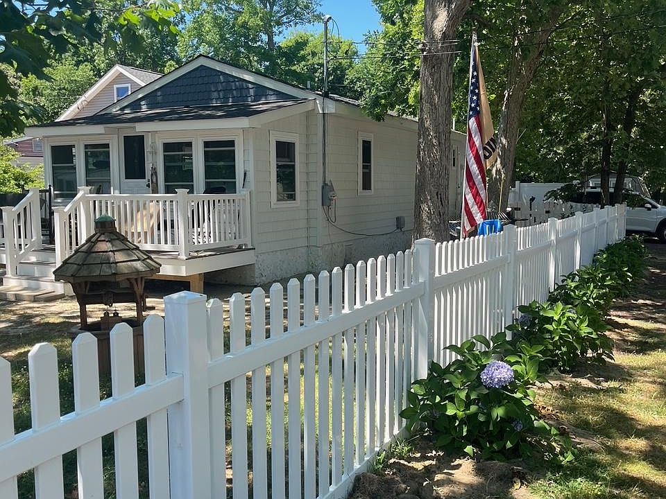 1st image of 115 Harmony Rd