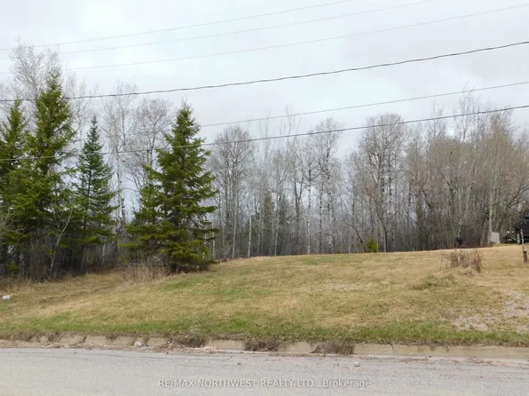 113 3rd St, Dryden, ON P8N 2V8