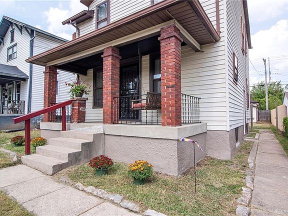 4th image of 145 Ashwood Ave