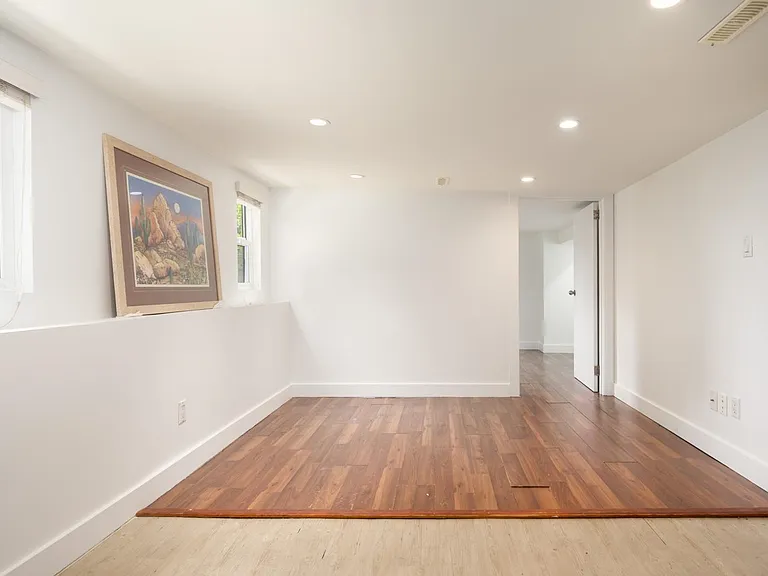 925 E 19th Ave — Photo 16