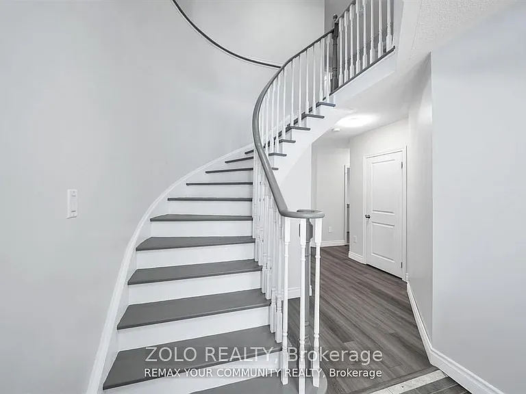 17 Adanac Dr #MAIN 2ND FLOOR — Photo 3