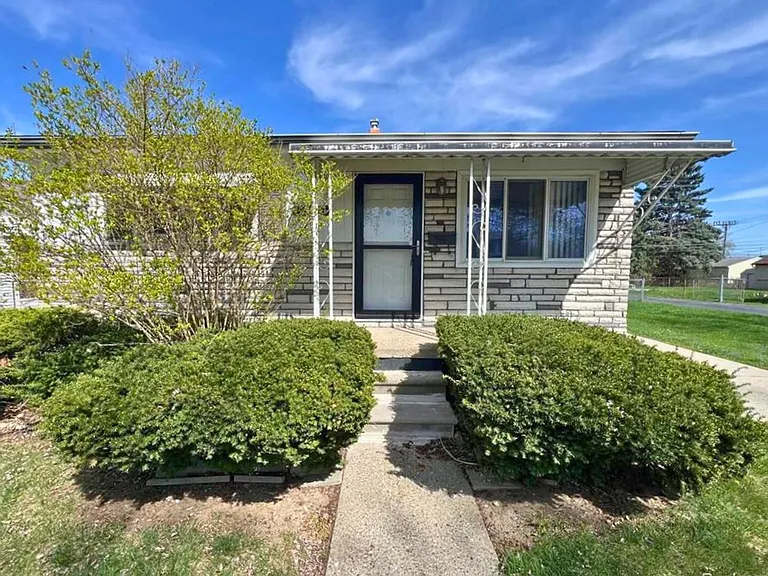 5371 Culver St — Photo 1