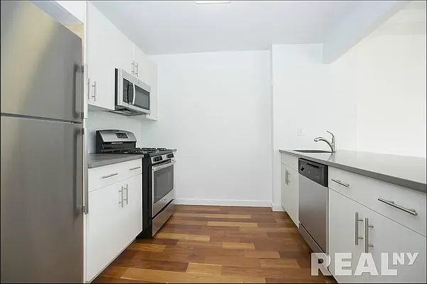 Rented by REAL New York | media 4