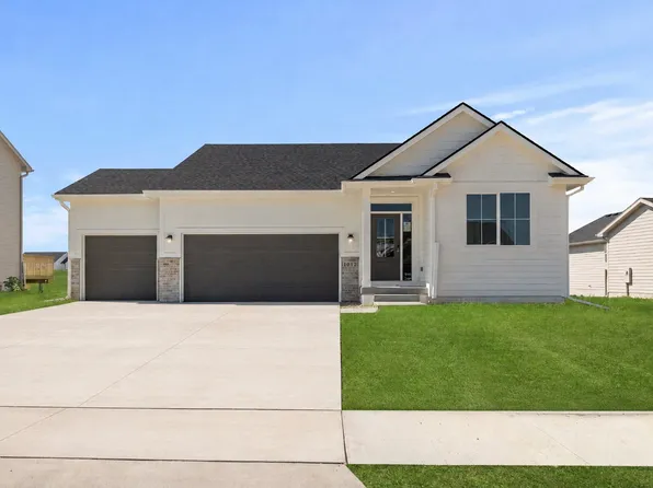 1012 Shady Lane Dr, Norwalk, IA 50211