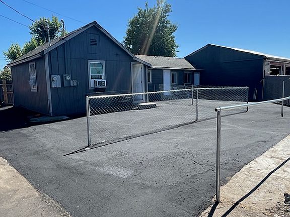 3rd image of 426 N Main St
