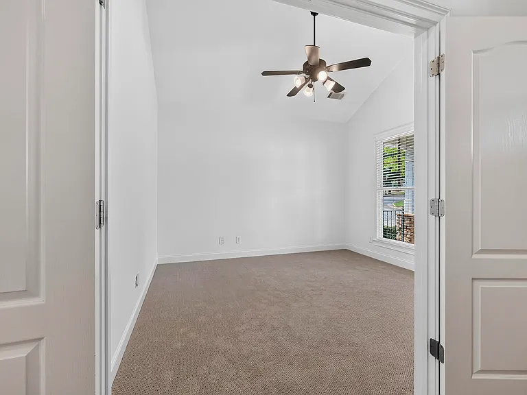 1081 Carriage Ridge Dr — Photo 45
