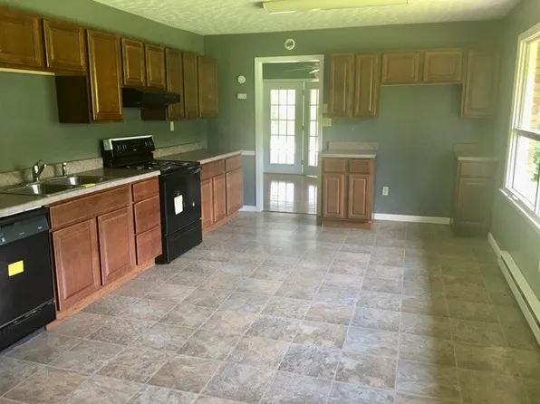 2043 Gratton Rd, Tazewell, VA 24651