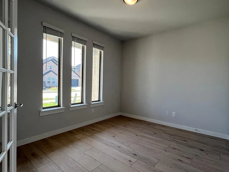 2517 Clearspring Dr — Photo 4