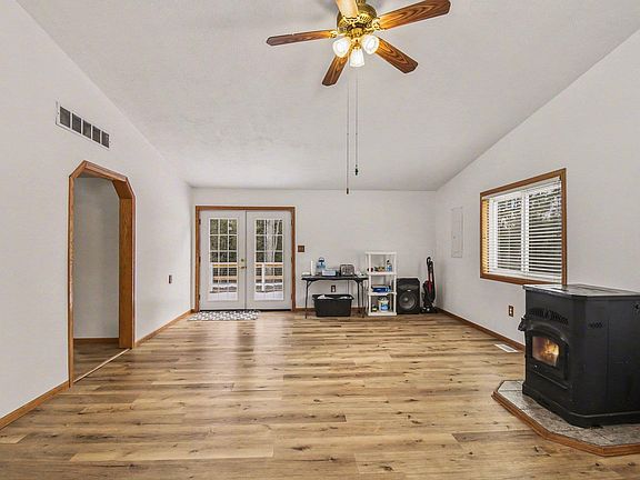 3rd image of 234 W Elder Rd