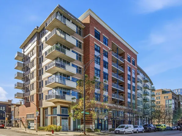 511 W Division St APT 512, Chicago, IL 60610