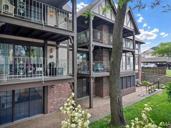 1430 Heritage Lndg APT 206, Saint Charles, MO 63303