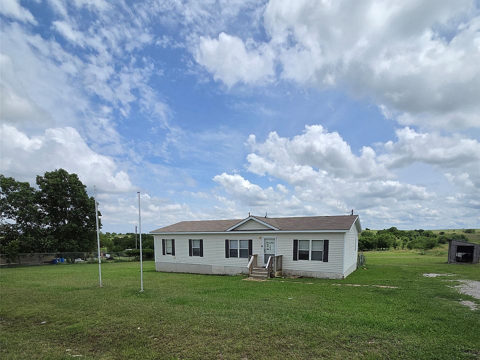 1st image of 389 Hilltop Trl