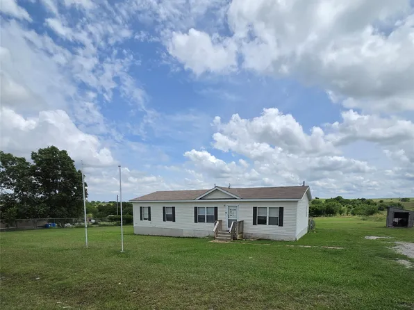 389 Hilltop Trl, Rhome, TX 76078
