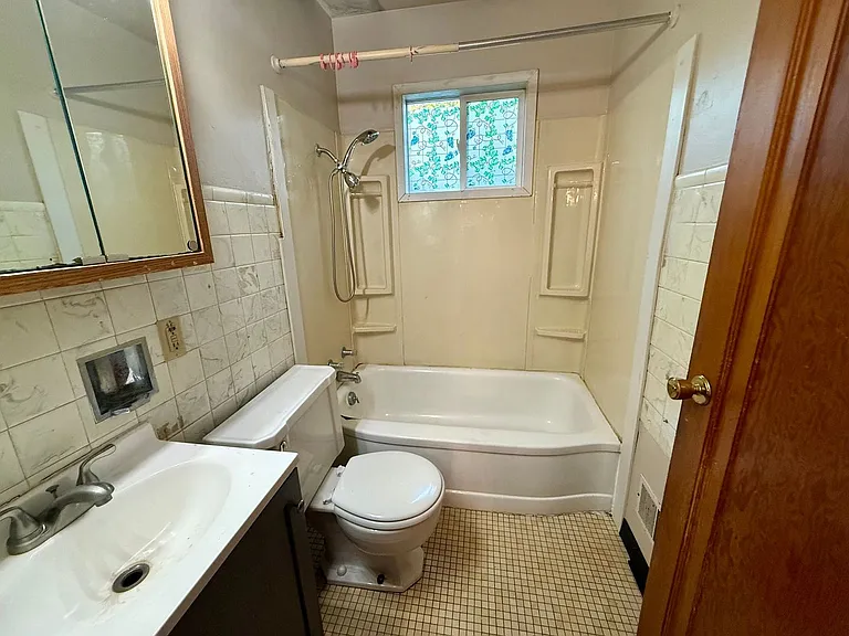 904 Park Ave — Photo 7