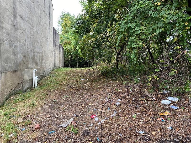 1st image of 25 Vine St