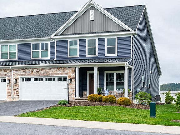 3rd image of 127 Aeropointe Ln