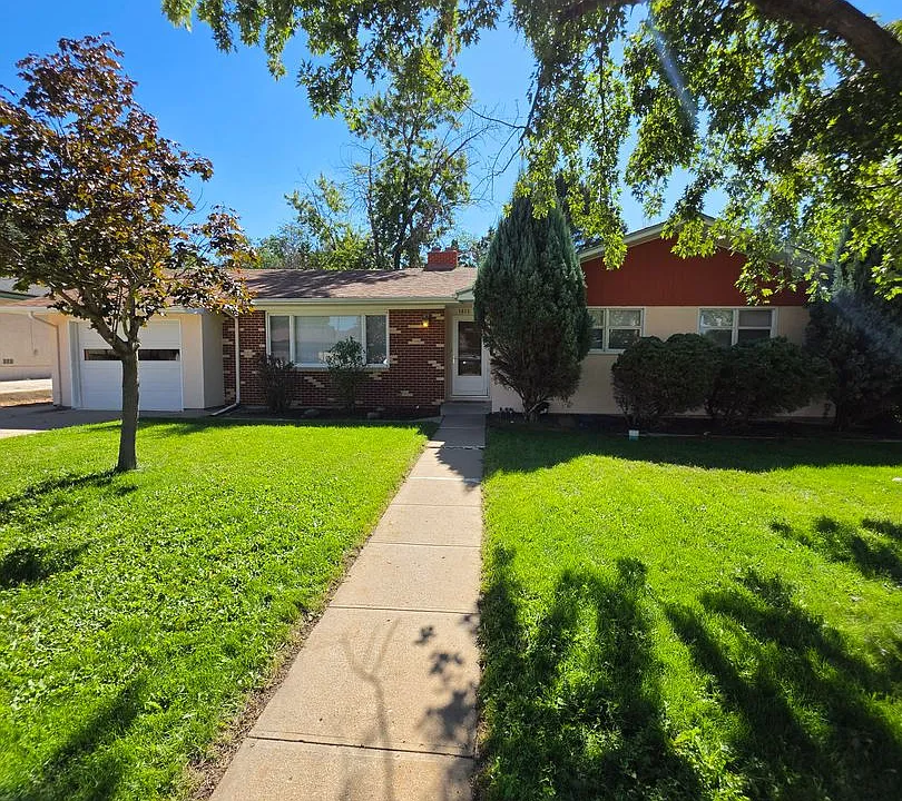 1810 Mackenzie Rd