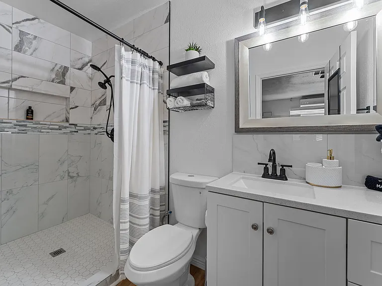 8742 W Meadowbrook Ave — Photo 40