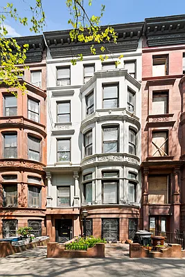 Sold by HomeDax Real Estate | media 15