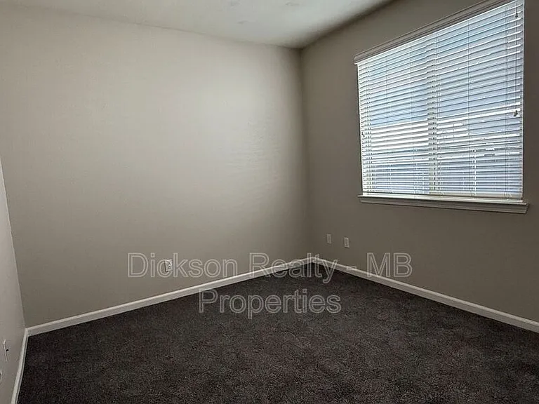 475 Dartmoor Ct — Photo 11