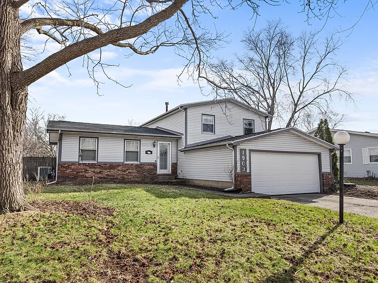 1903 Sumac Dr — Photo 3
