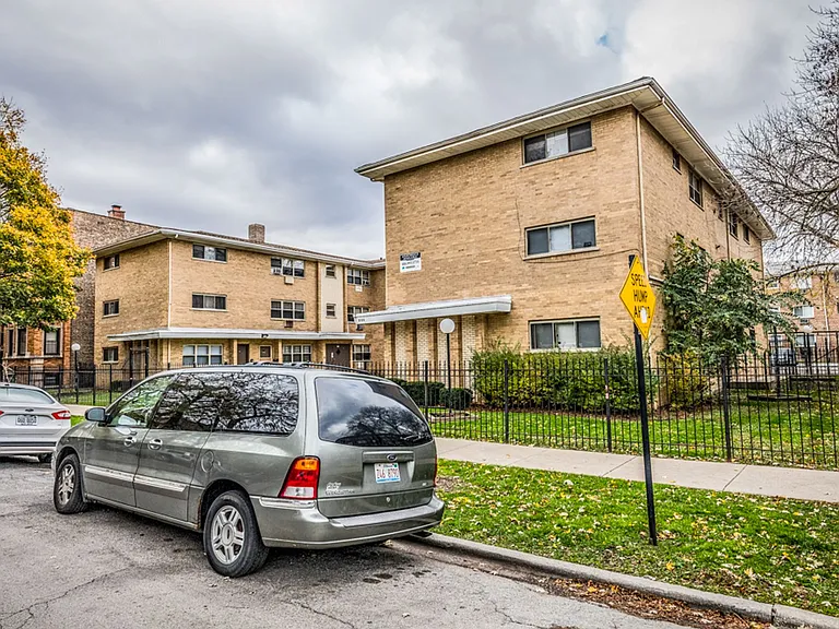 8100 S Drexel Ave — Photo 16