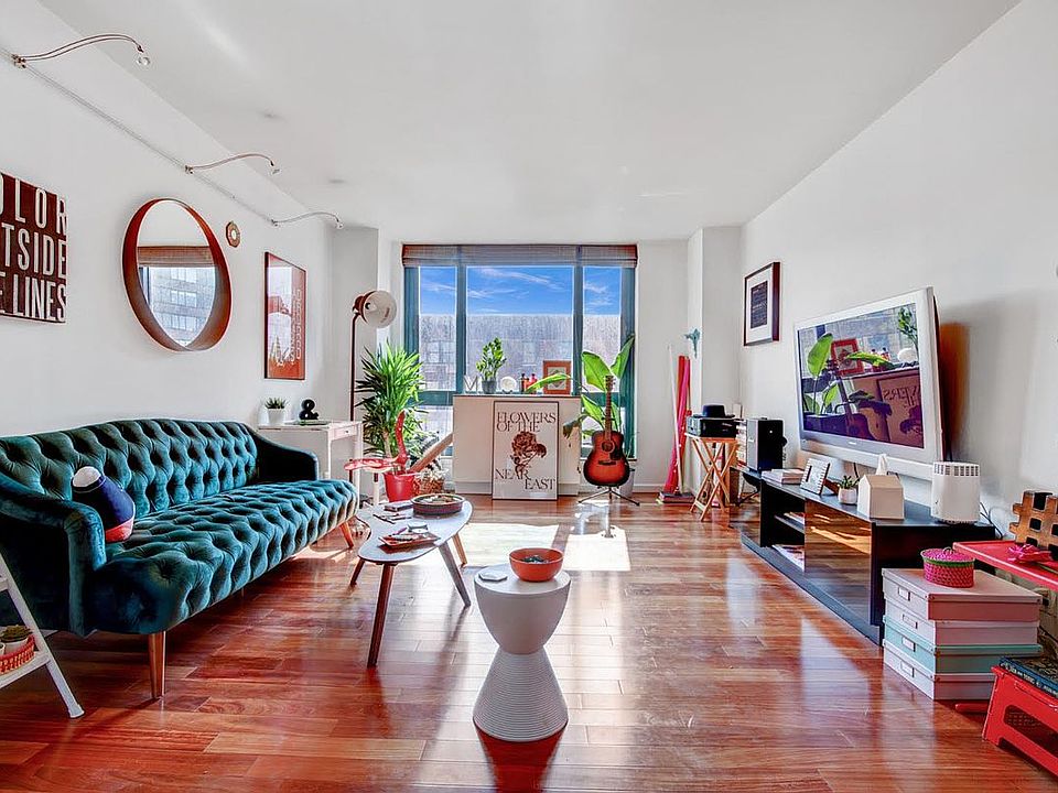 1st image of 1 Irving Pl APT U15e