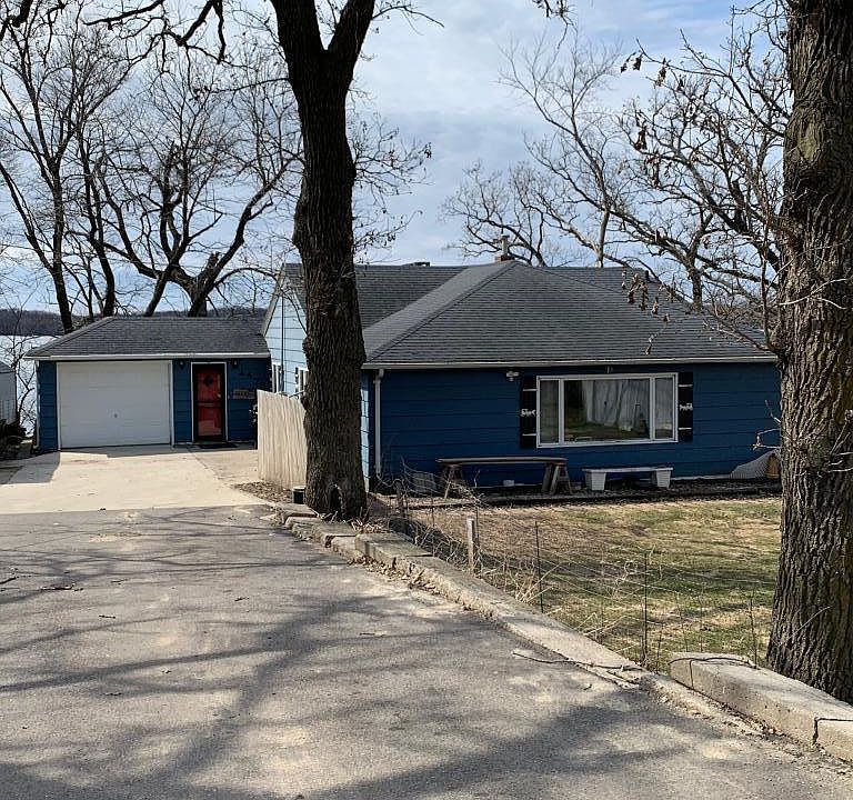 1st image of 2472 Albion Ave