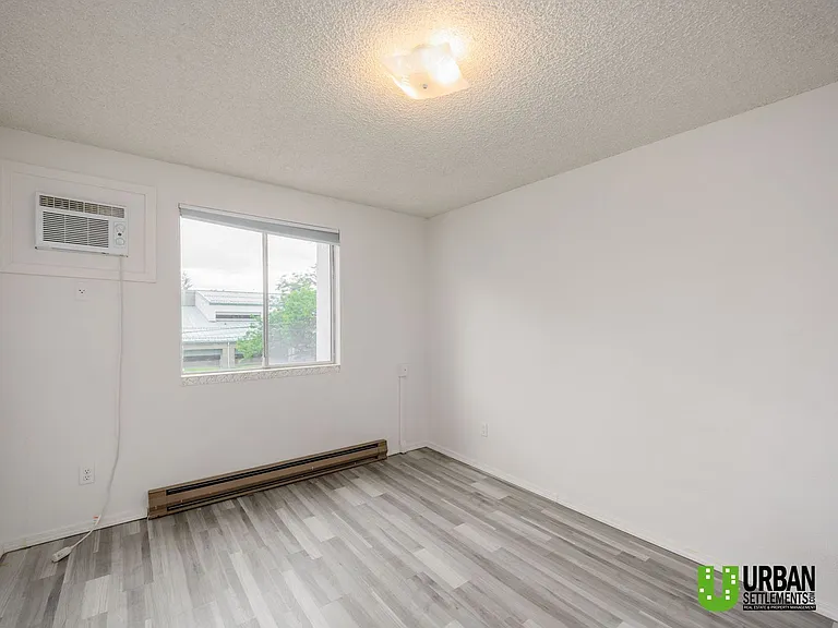 1717 E Mission Ave — Photo 5