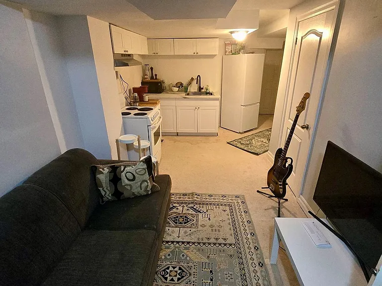 239 Banbrooke Cres #BASEMENT — Photo 6