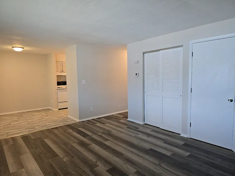 1015 E Pearl St #D — Photo 4