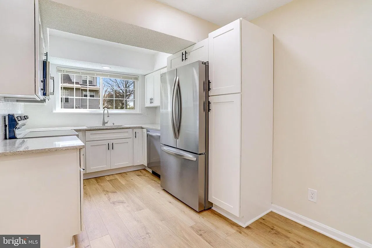 3 bed, 1123 sqft, $2,695 — Photo 3