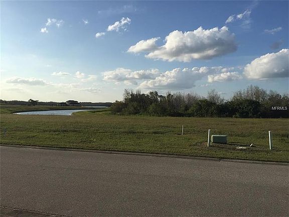 3rd image of 547 Waterfern Trail Dr