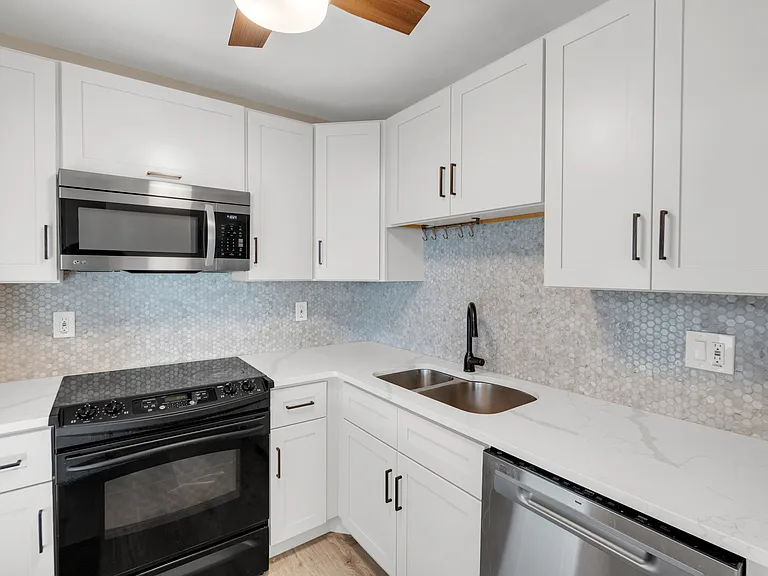 5996 Hibiscus Dr #6 — Photo 5