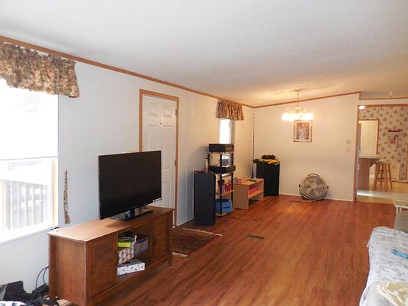 4th image of 1367 Great Creek Dr
