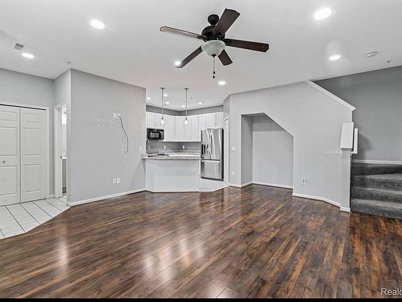 5th image of 4109 Addington Dr