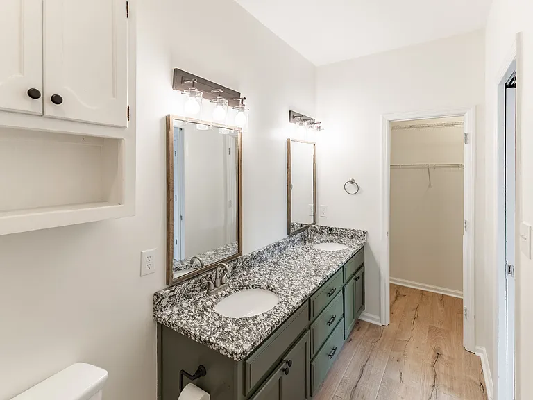 122 Sleepy Hollow Ct — Photo 16