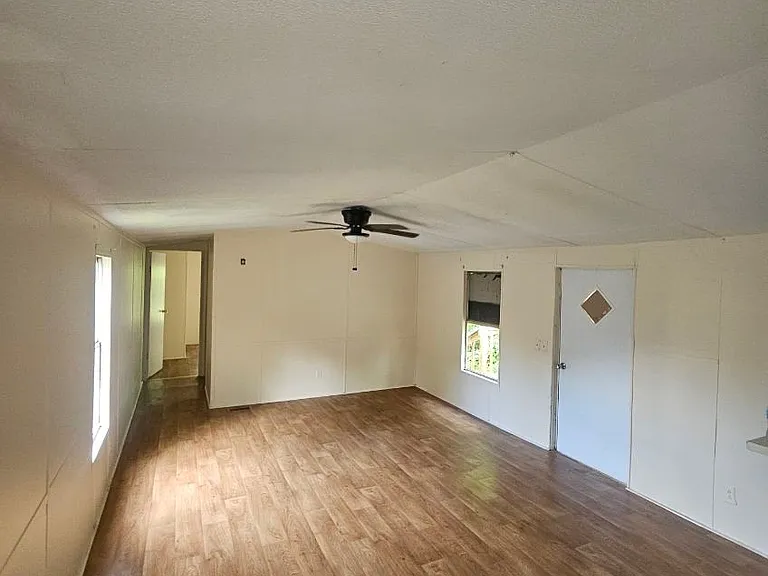 50 Daisy Ln #10 — Photo 3