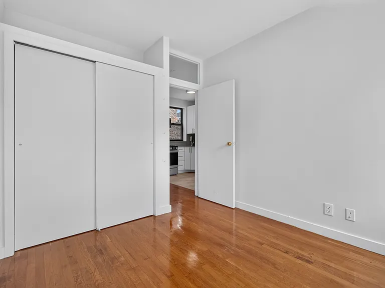 631 E 11th St #24 — Photo 13