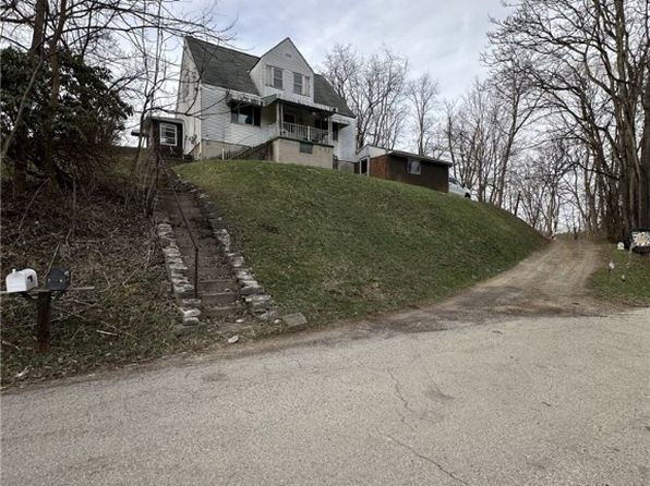 67 Pumpkin Center Rd, Finleyville, PA 15332