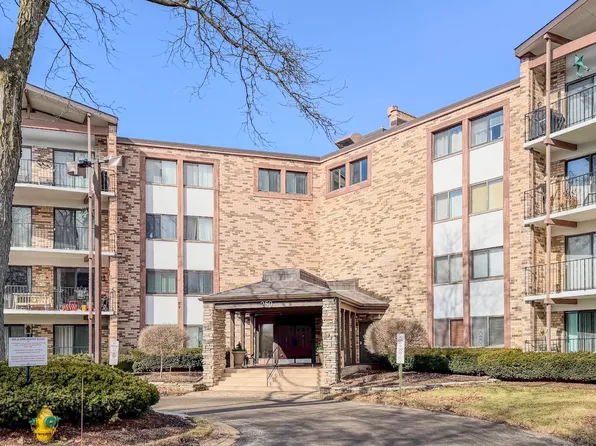 250 W Parliament Pl APT 301, Mt Prospect, IL 60056