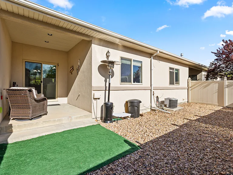 258 Crossroads Cir — Photo 2