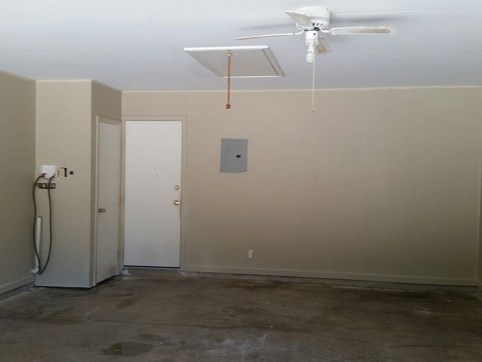 1st image of 144 Oak Hollow Dr