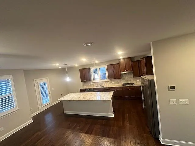 311 Chesterfield Cv — Photo 5