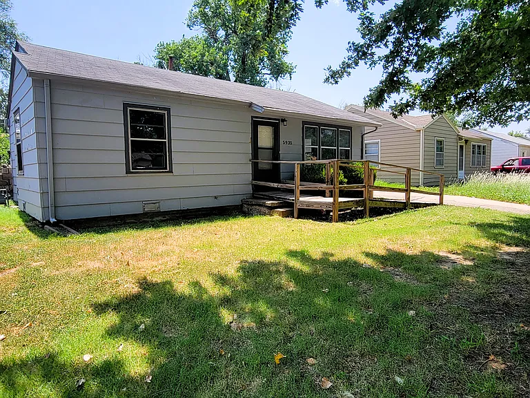 5935 E Bellaire Ave — Photo 7